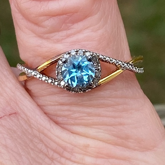 Danbury Mint Blue Topaz Diamond ring gold plated Sterling silver - Picture 1 of 9